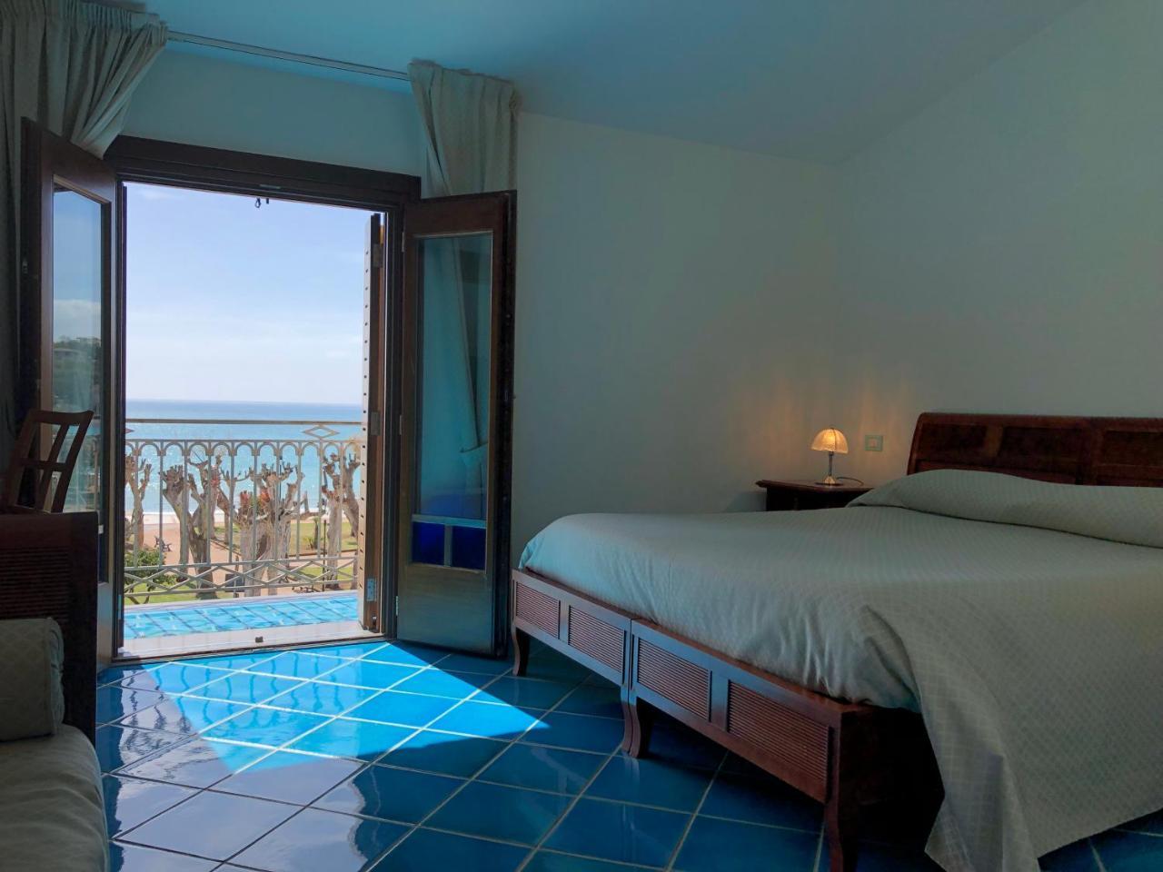Hotel Pisacane Sapri Esterno foto
